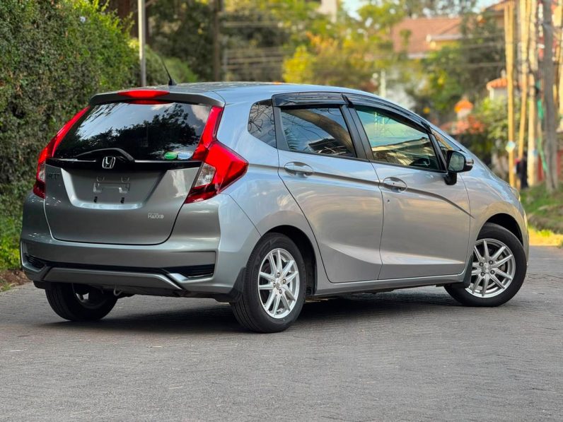 
								Honda Fit full									