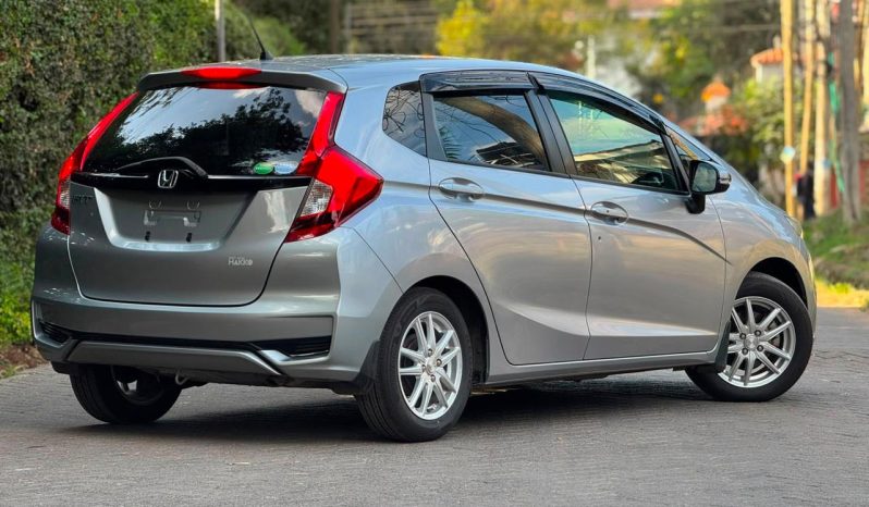 
								Honda Fit full									