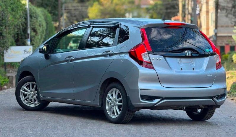 
								Honda Fit full									