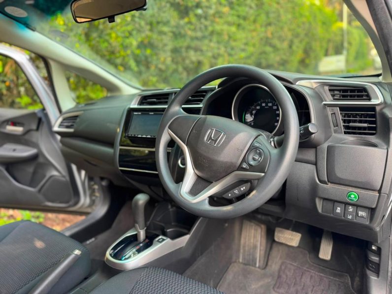 
								Honda Fit full									