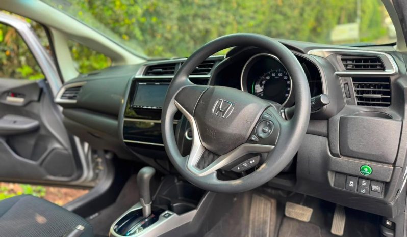 
								Honda Fit full									