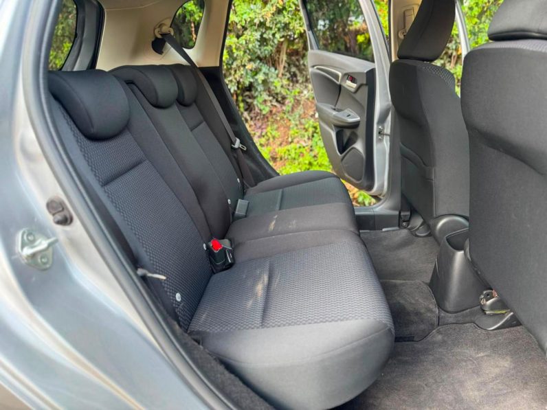 
								Honda Fit full									