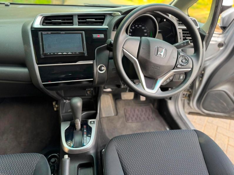 
								Honda Fit full									