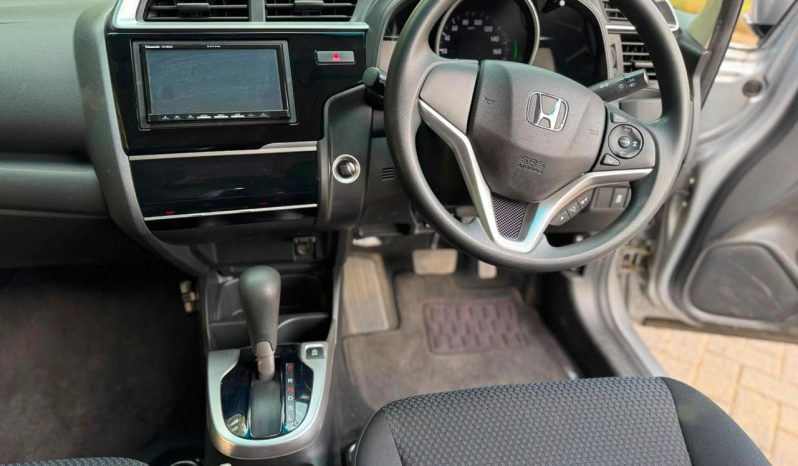 
								Honda Fit full									