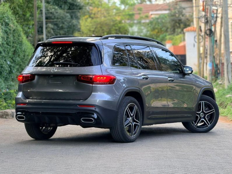 
								Mercedes Benz GLB 200 full									