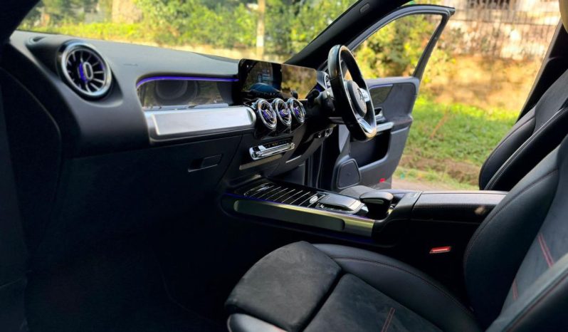 
								Mercedes Benz GLB 200 full									