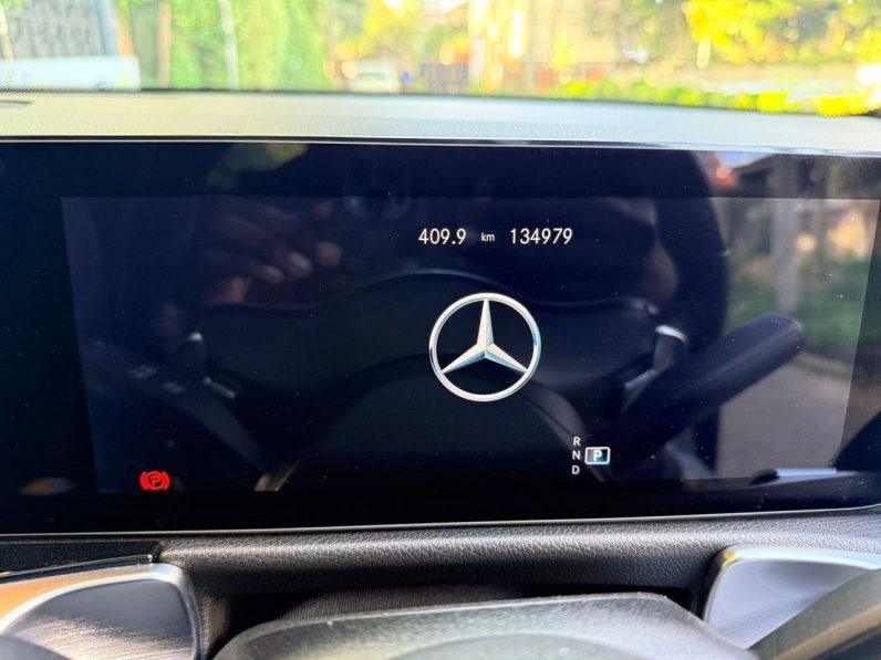 
								Mercedes Benz GLB 200 full									