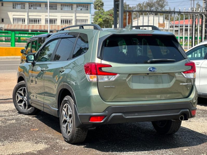 
								Subaru Forester SK9 X Break full									