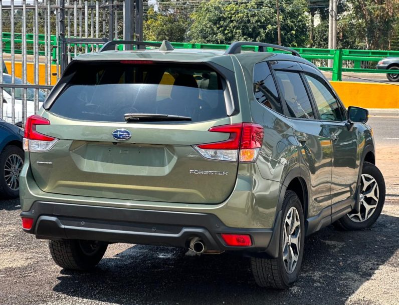 
								Subaru Forester SK9 X Break full									