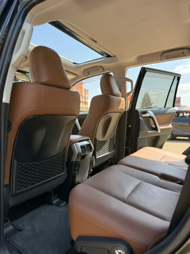 
								Toyota Landcruiser Prado TXL full									