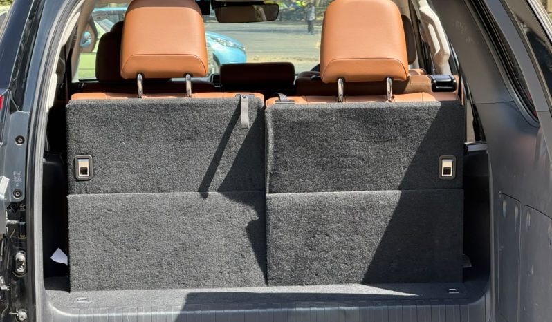 
								Toyota Landcruiser Prado TXL full									