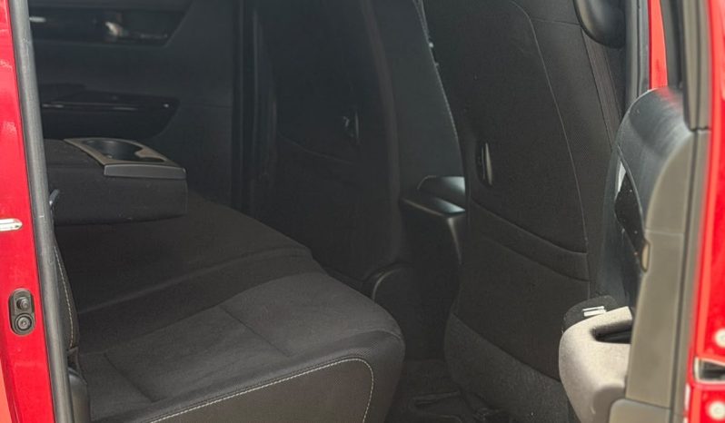 
								Toyota Hilux full									