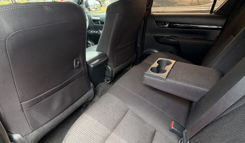 
								Toyota Hilux full									