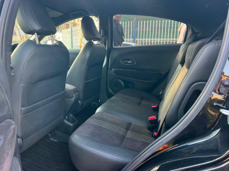 
								Honda Vezel full									