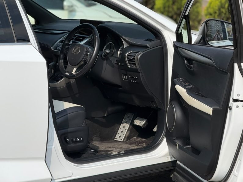 
								Lexus NX300 full									