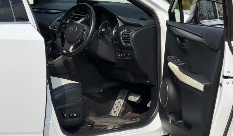 
								Lexus NX300 full									
