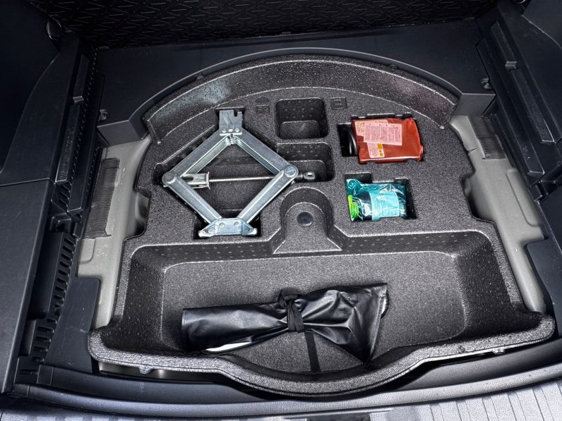 
								Toyota Rav4 full									
