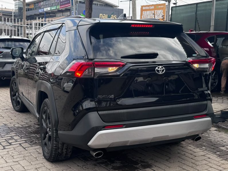 
								Toyota Rav4 full									