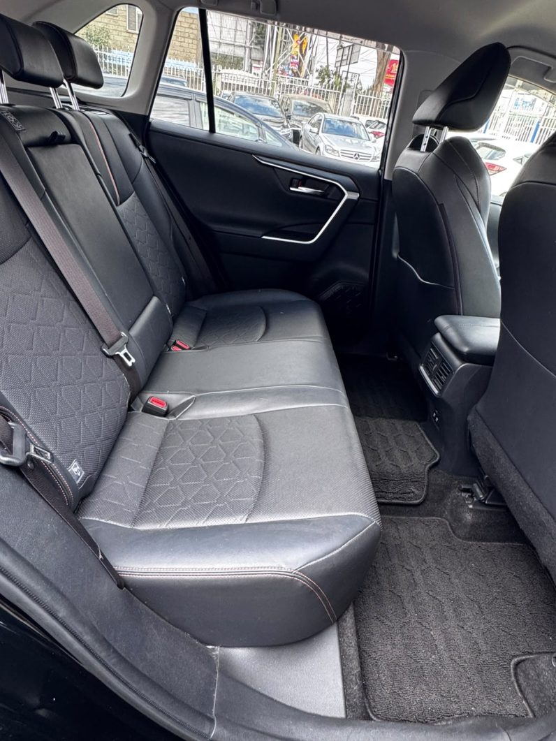 
								Toyota Rav4 full									