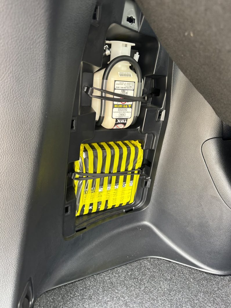 
								Toyota Voxy full									