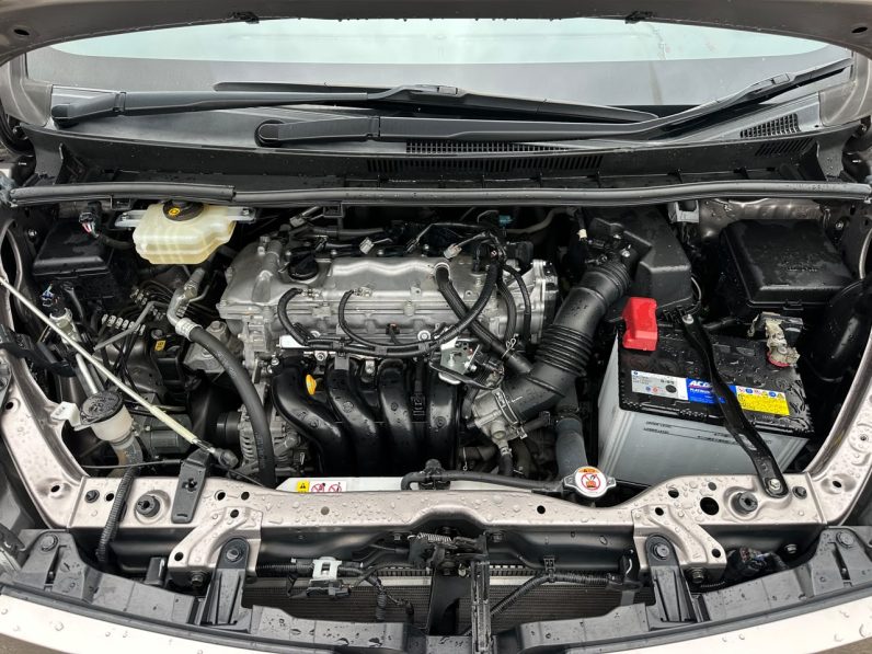
								Toyota Voxy full									