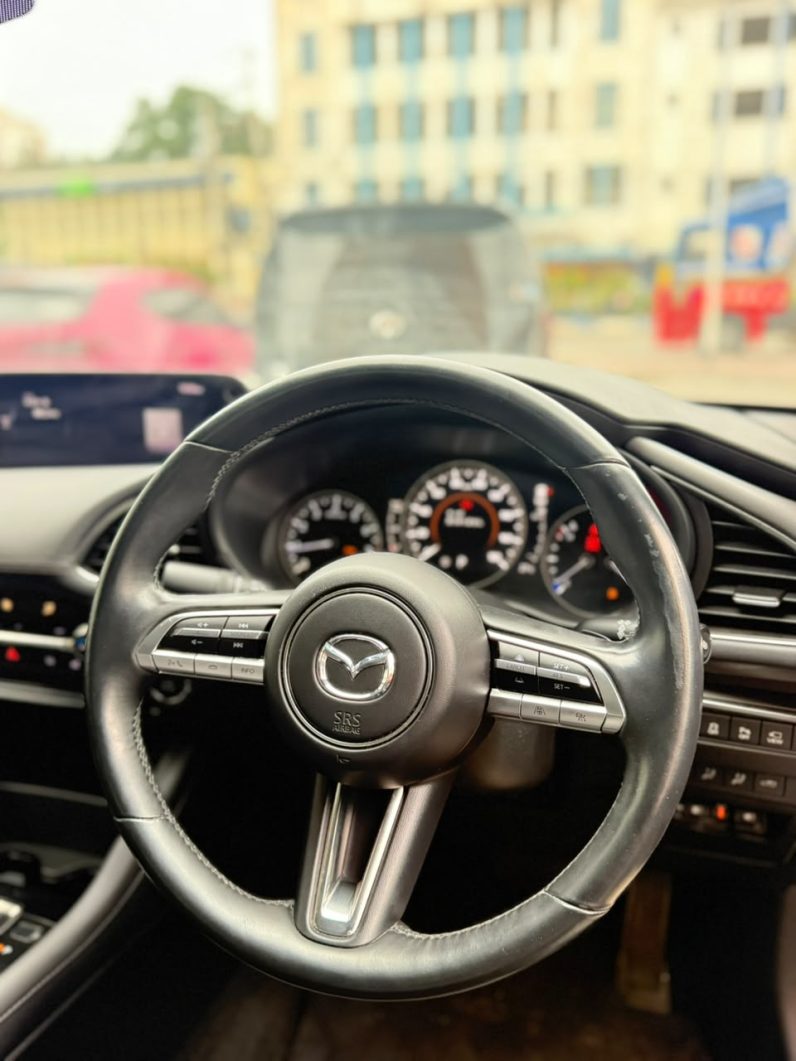 
								Mazda 3 full									