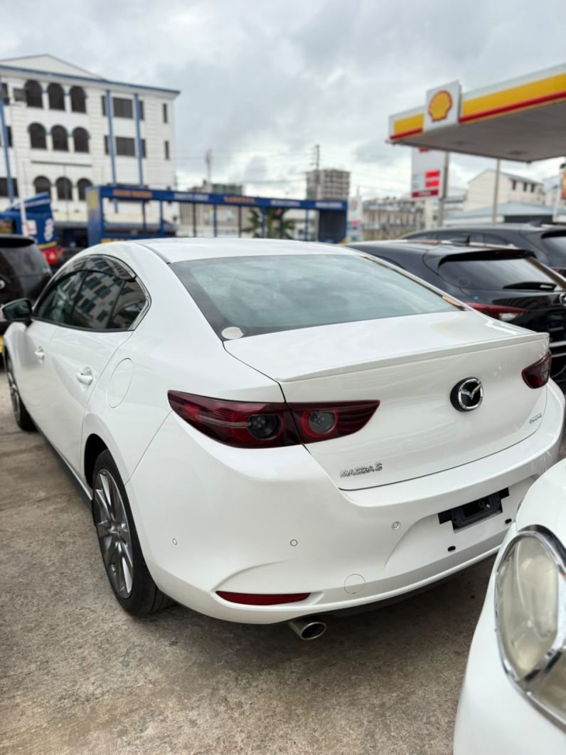 
								Mazda 3 full									