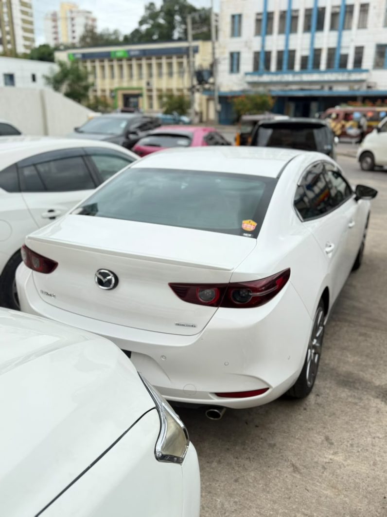 
								Mazda 3 full									