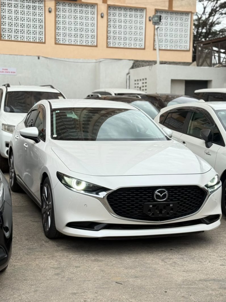 
								Mazda 3 full									