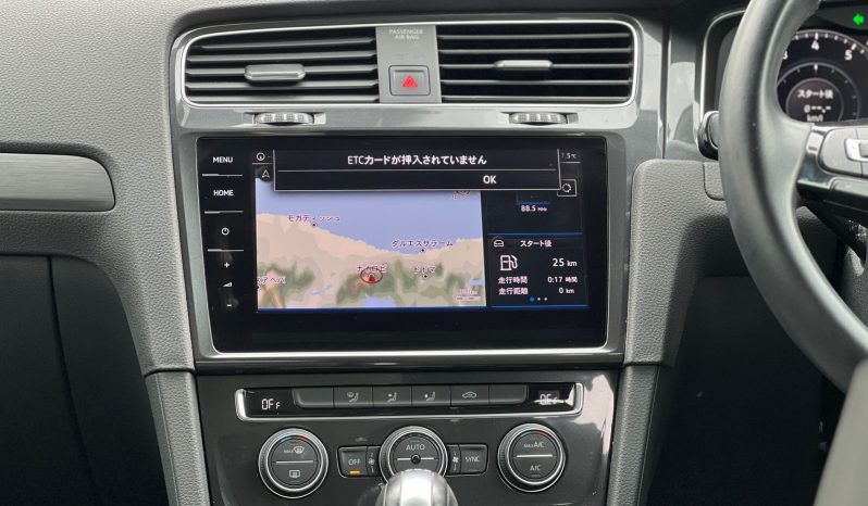 
								Volkswagen Golf full									