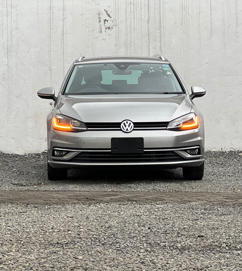 
								Volkswagen Golf full									