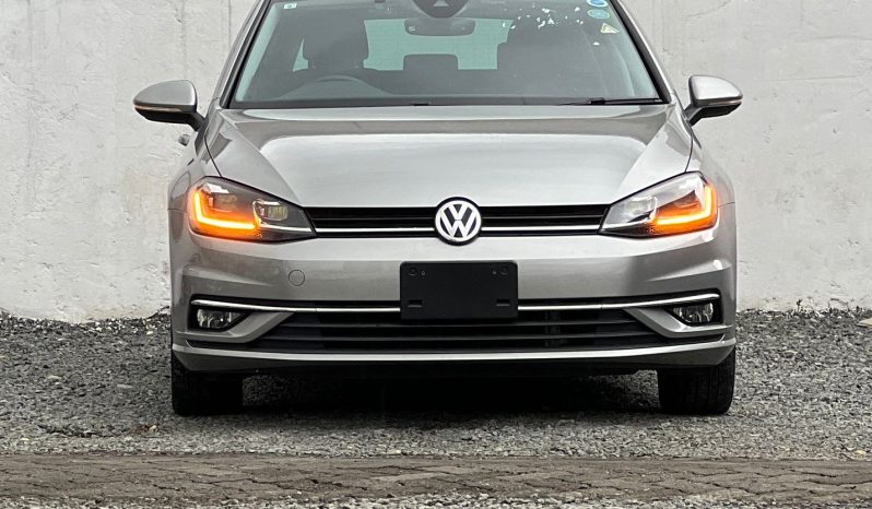 
								Volkswagen Golf full									