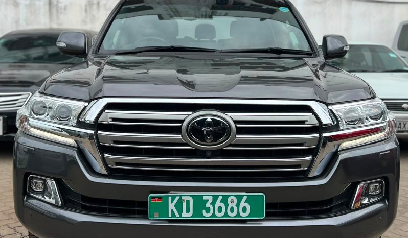 
								Toyota Land Cruiser 200 series ZX full									
