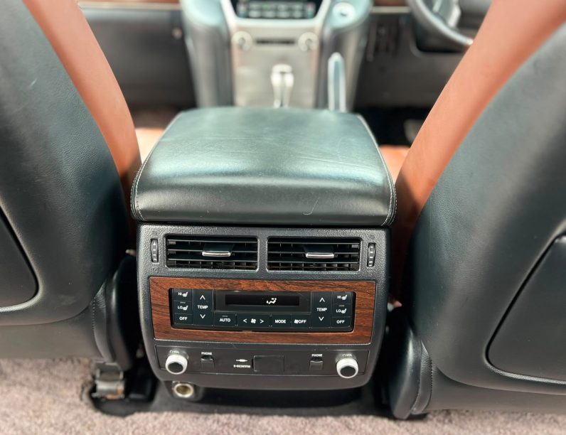 
								Toyota Land Cruiser 200 series ZX full									
