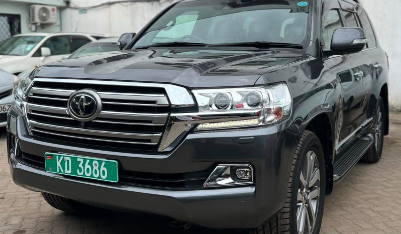 
								Toyota Land Cruiser 200 series ZX full									