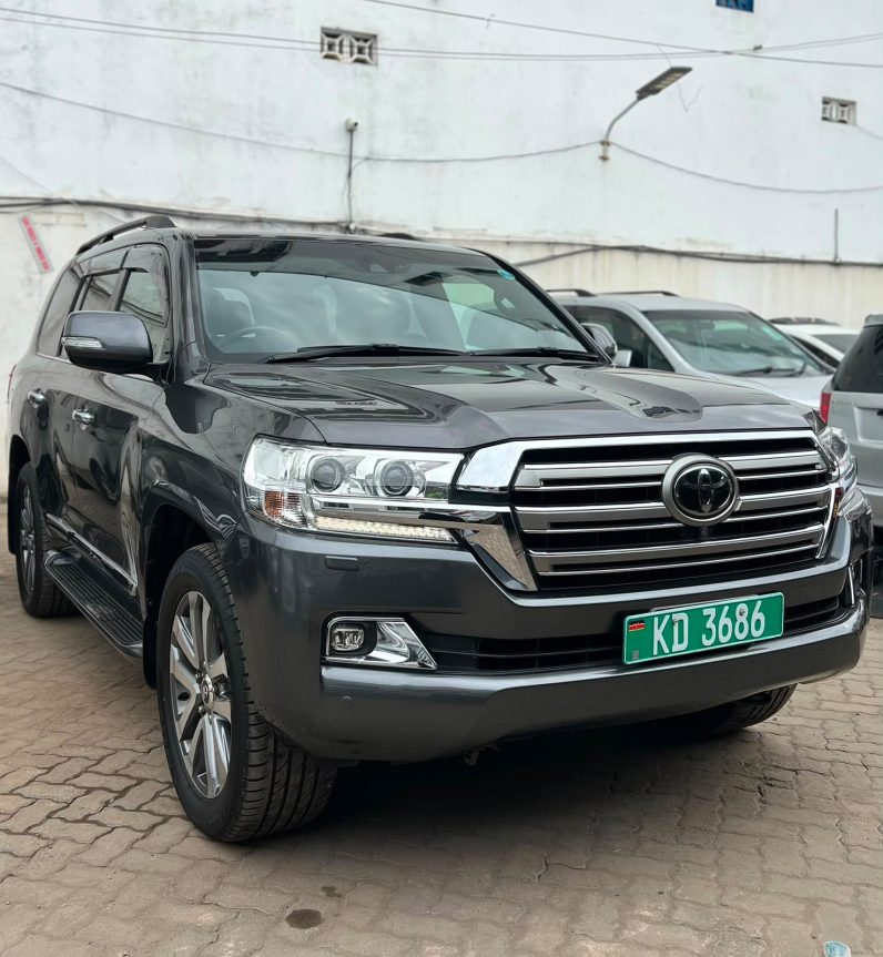 
								Toyota Land Cruiser 200 series ZX full									