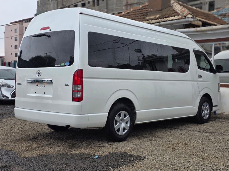 
								Toyota Hiace full									