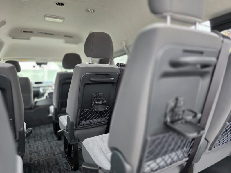 
								Toyota Hiace full									