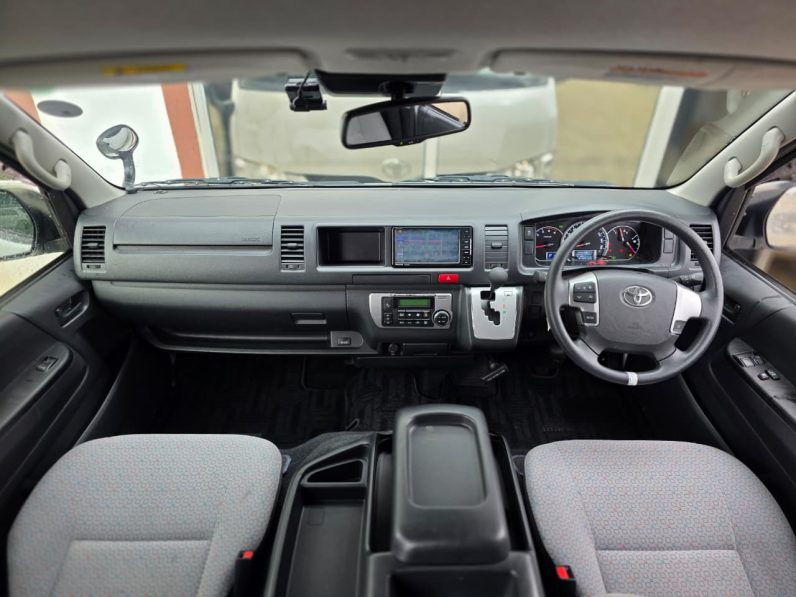 
								Toyota Hiace full									