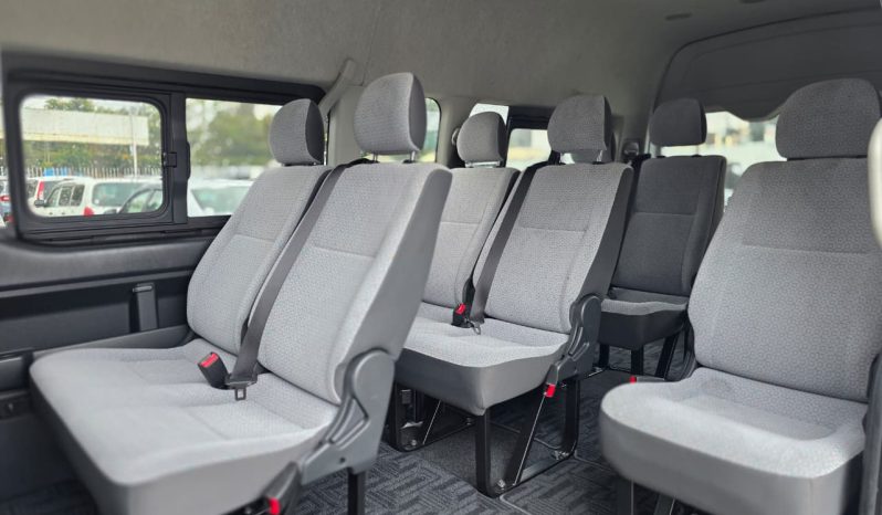 
								Toyota Hiace full									
