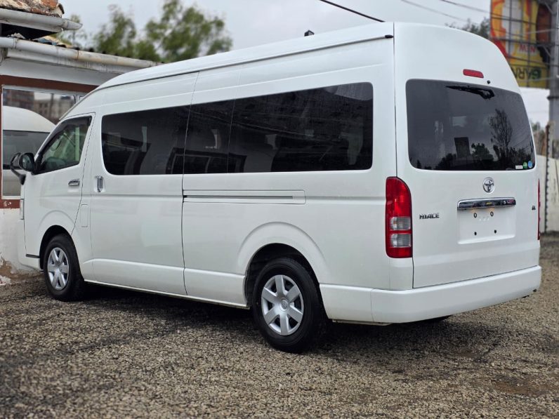 
								Toyota Hiace full									