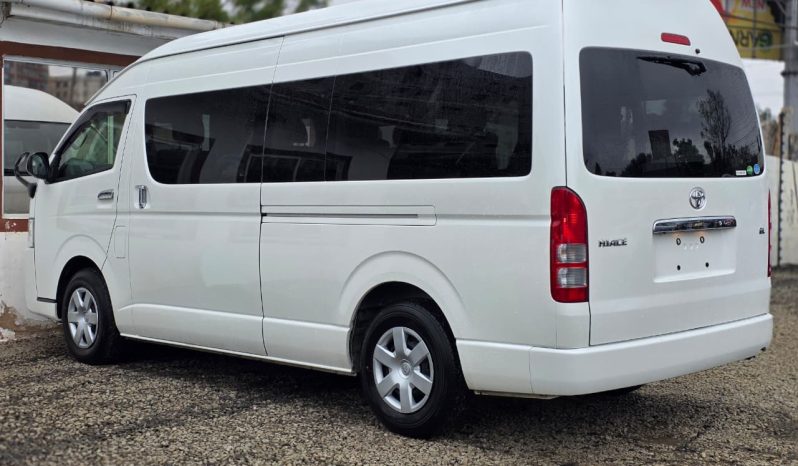
								Toyota Hiace full									