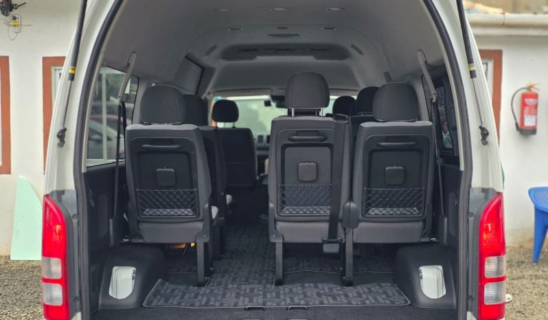 
								Toyota Hiace full									