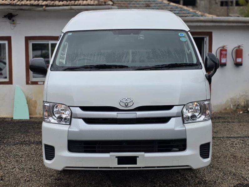 
								Toyota Hiace full									