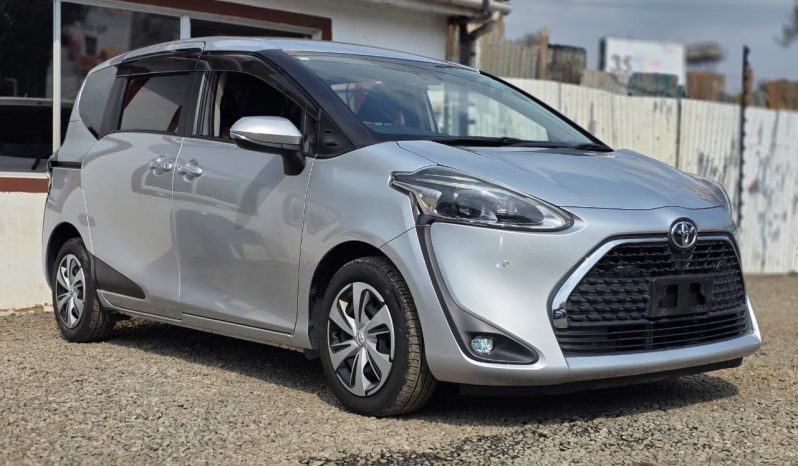 
								Toyota Sienta full									