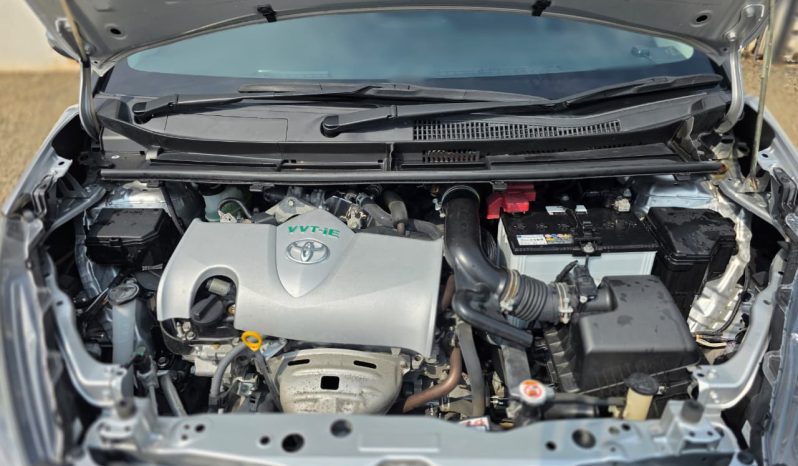 
								Toyota Sienta full									
