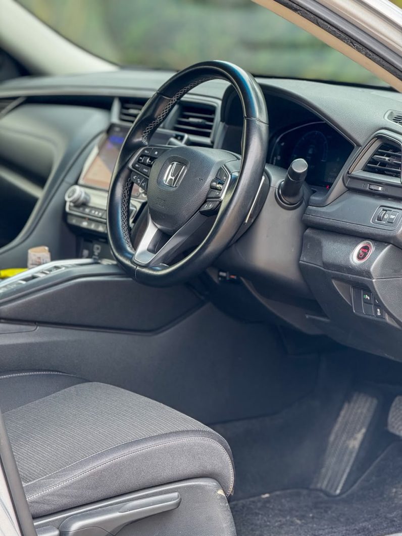 
								Honda Insight full									