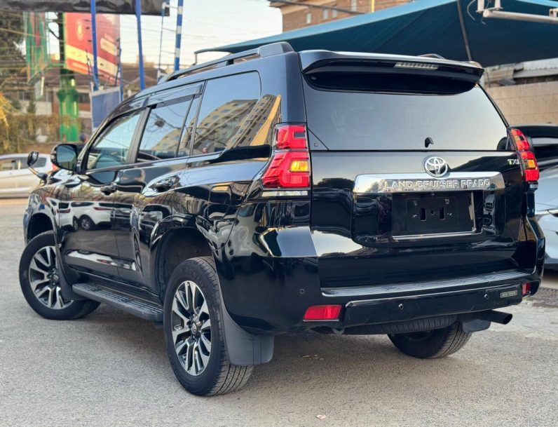 
								Toyota Landcruiser Prado TXL full									