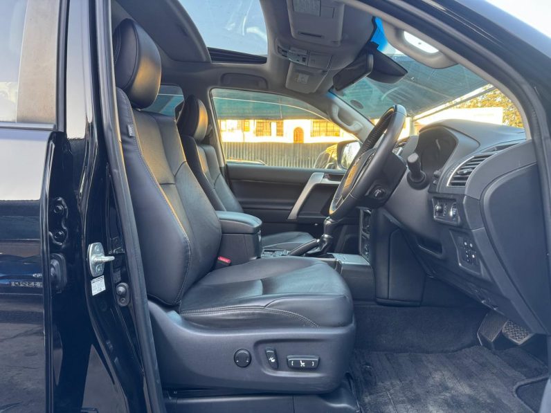 
								Toyota Landcruiser Prado TXL full									