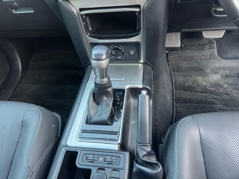 
								Toyota Landcruiser Prado TXL full									